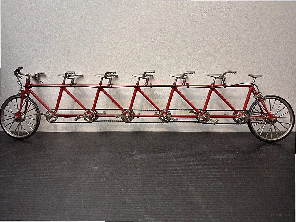 Miniature 6 Seater Tandem Bicycle 1:10 Scale Brakes Work Bike Pedals