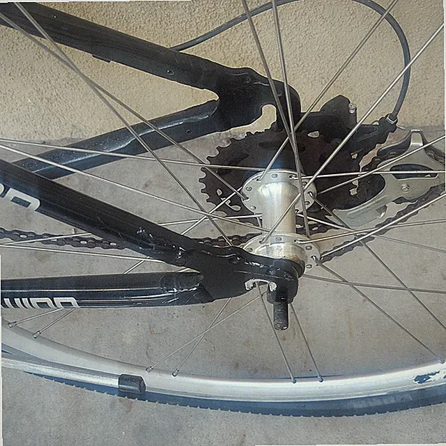 Schwinn Avenue Hybrid Bike 700C 26in Black 18-Speed Front Suspension V-Brake